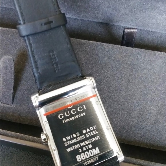 Gucci 8600m mens watch. MRSP:$1350 - Picture 7 of 7